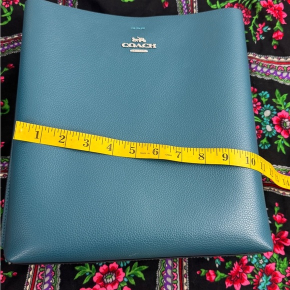 Coach Leather Molly Bucket Bag Two Shoulder straps - Picture 13 of 15